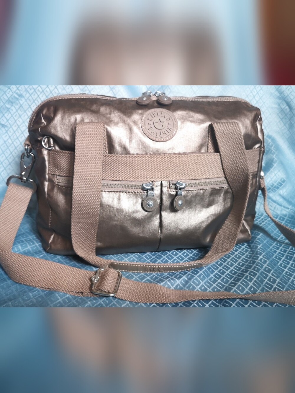 Kipling Klara in metallic pewter